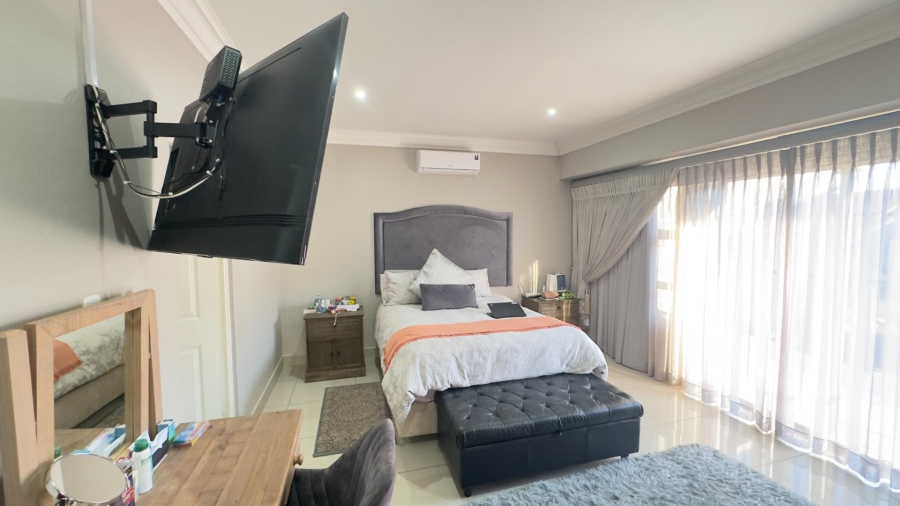 4 Bedroom Property for Sale in Wild Olive Estate Free State